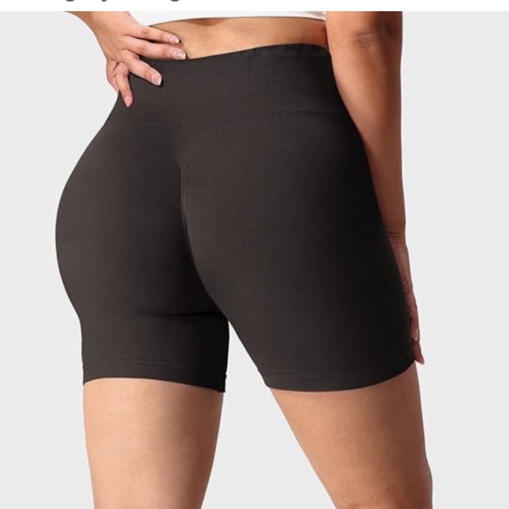 YEOREO women seamless scrunch workout short